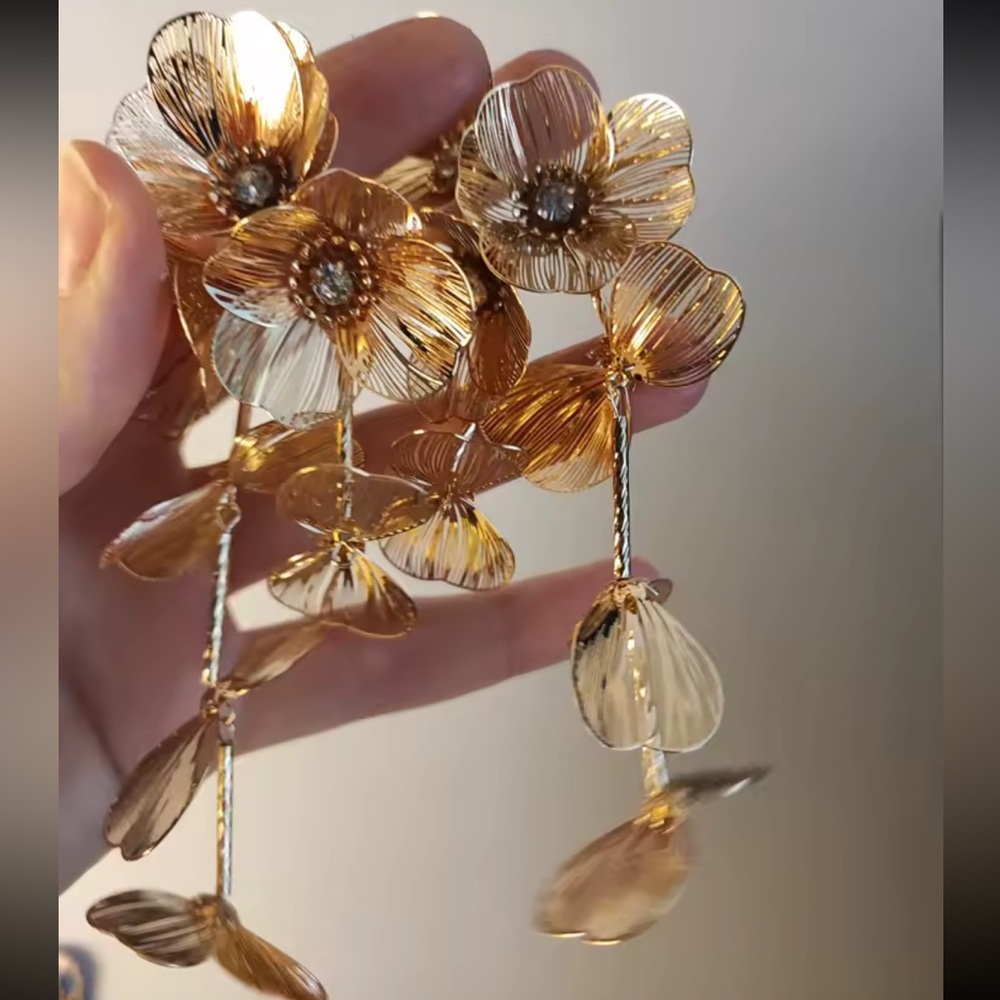 Zara Gold Floral Earrings Prince Kate Middleton - Picture 5 of 7